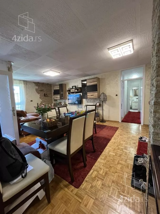 Dvoiposoban stan | 4zida