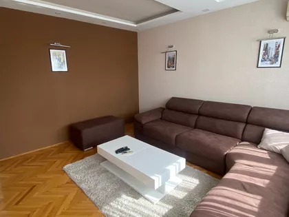 Meštrovićeva 30 | 4zida.rs
