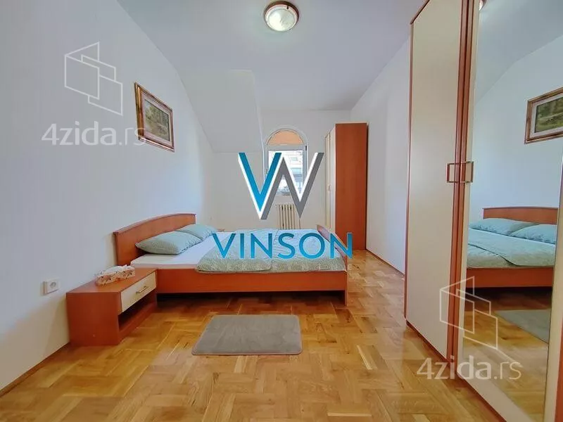 Četvoroiposoban stan | 4zida