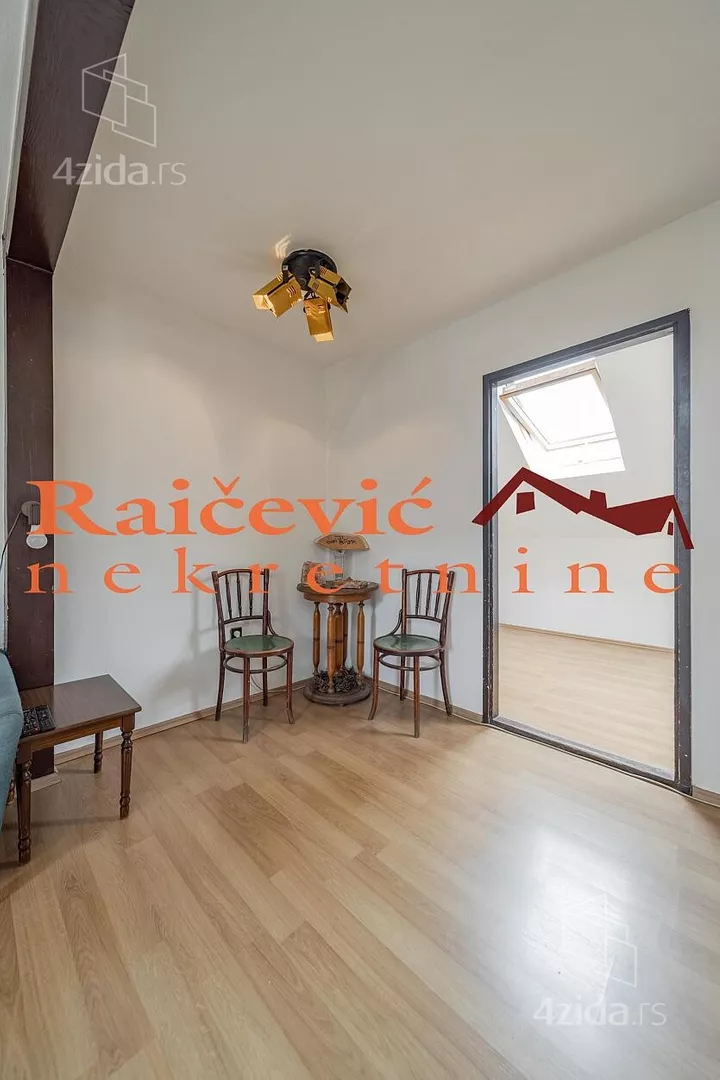 Troiposoban stan | 4zida