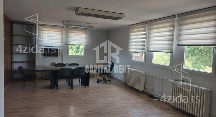 Poslovna zgrada | 4zida