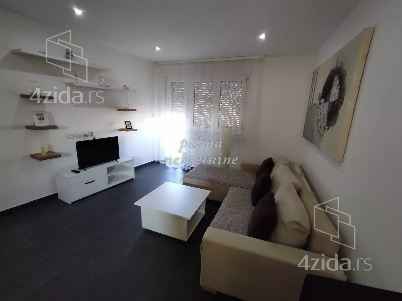 Jednoiposoban stan | 4zida