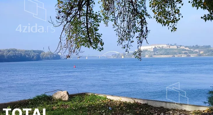 Plac | 4zida