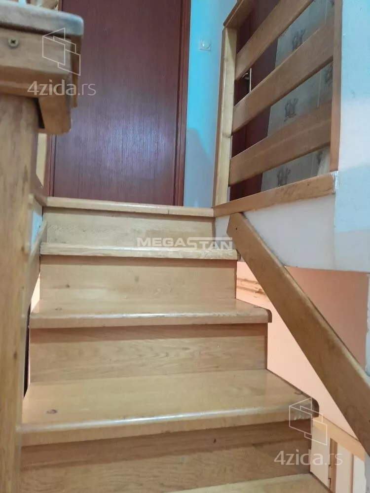 Šestosoban stan | 4zida