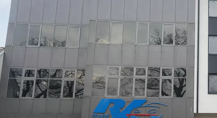 Poslovna zgrada | 4zida