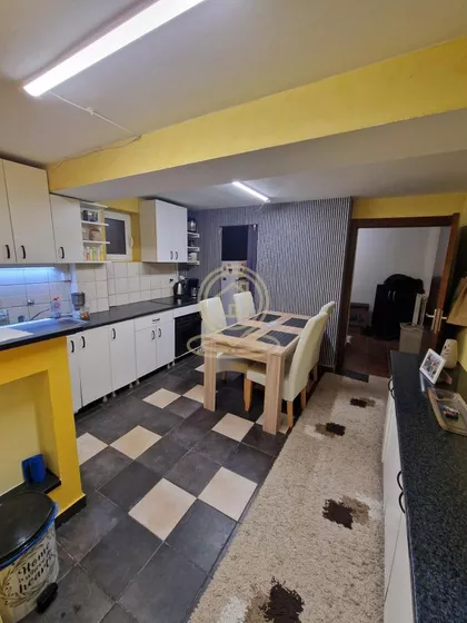 Aranj Janoša | 4zida.rs