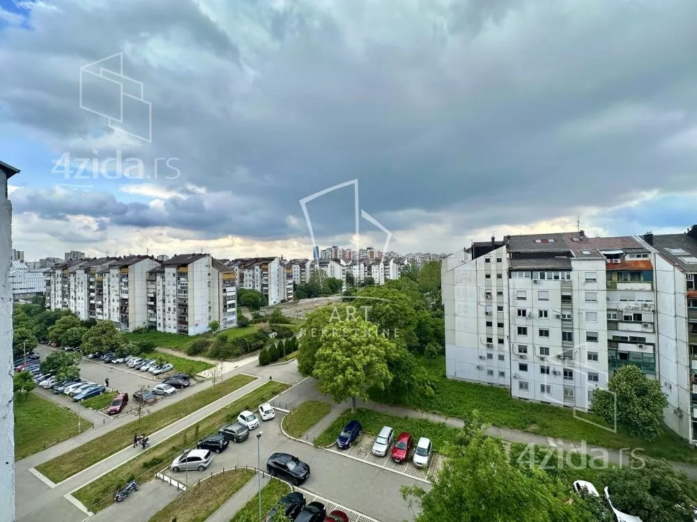 Šestosoban stan | 4zida