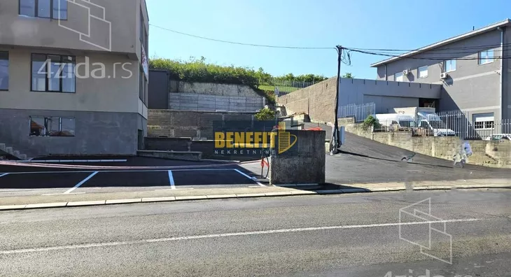 Poslovna zgrada | 4zida