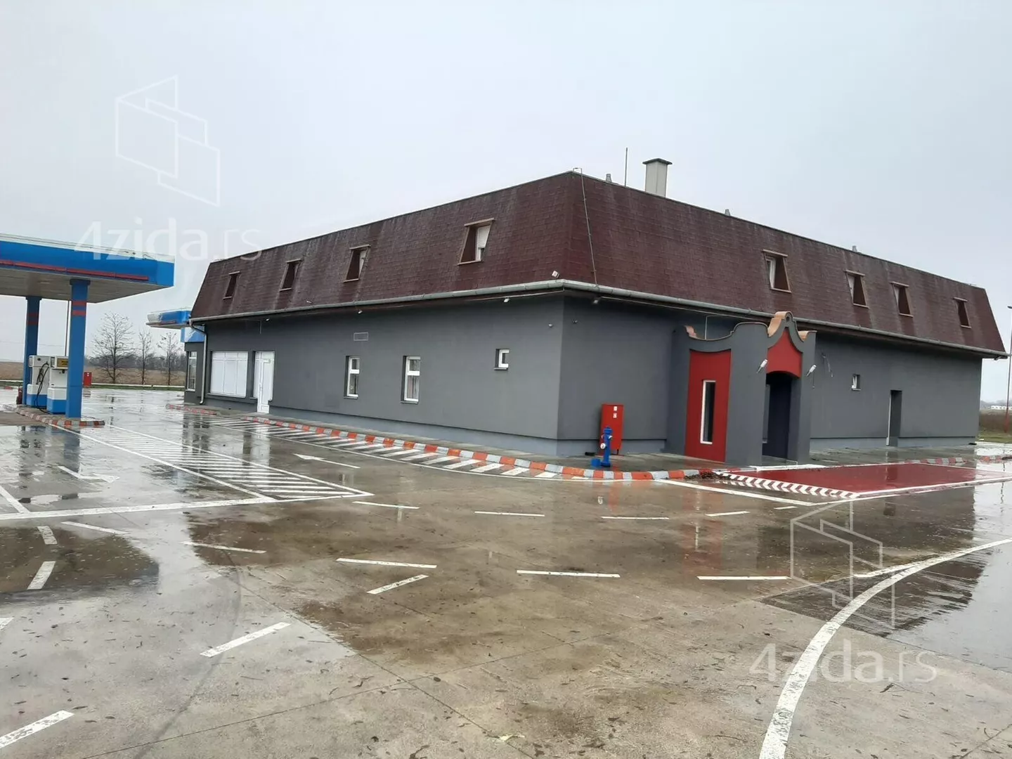 Poslovna zgrada | 4zida