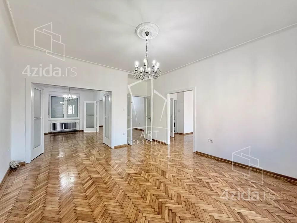 Četvoroiposoban stan | 4zida