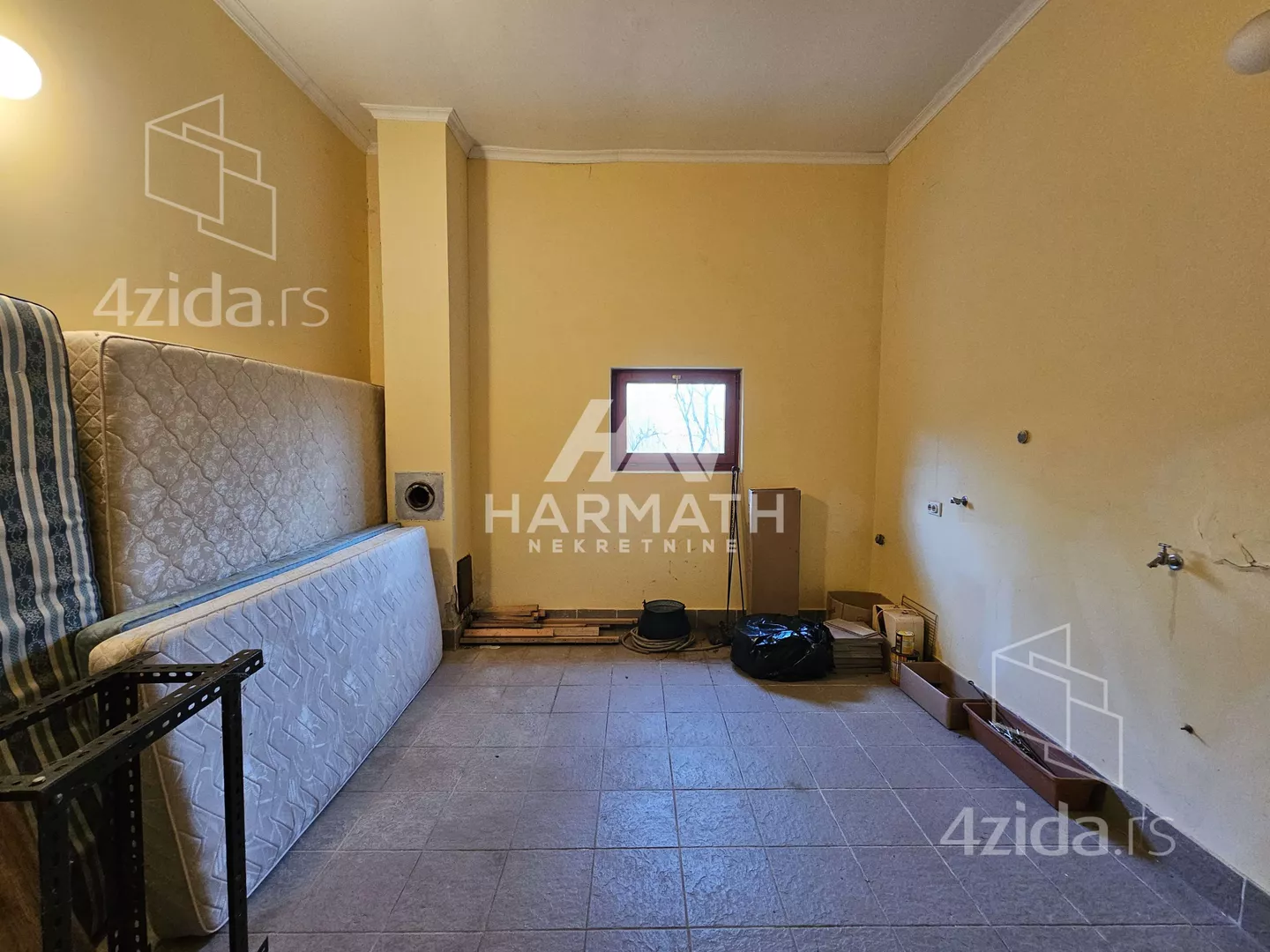 Poslovna zgrada | 4zida