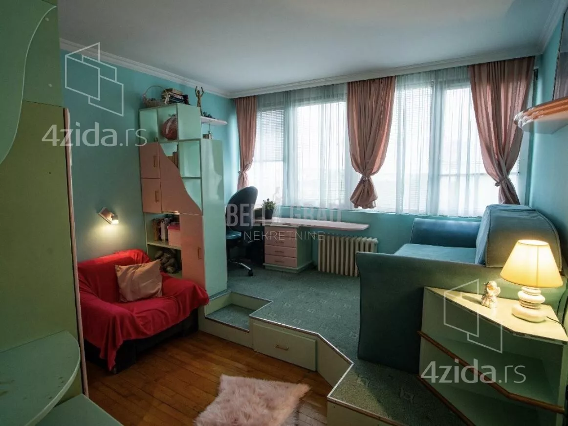 Petosoban stan | 4zida