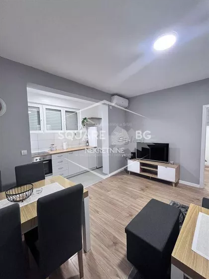 Kolumbova | 4zida.rs