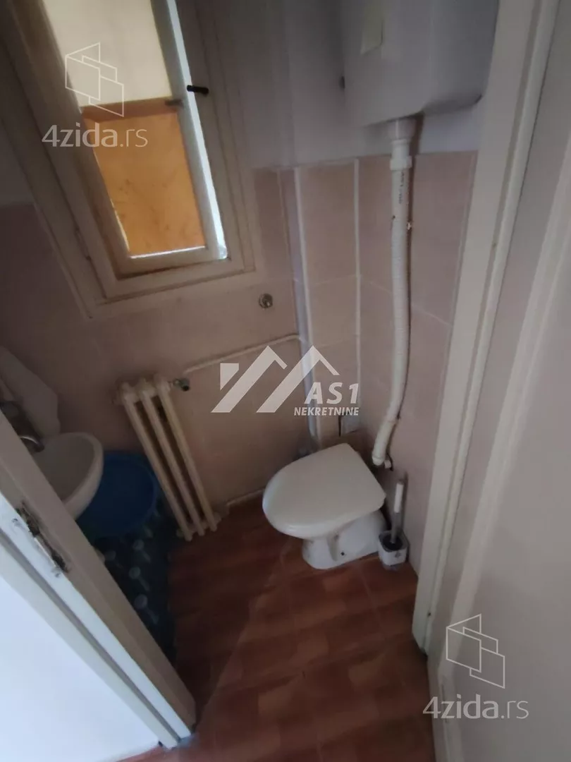 Četvoroiposoban stan | 4zida