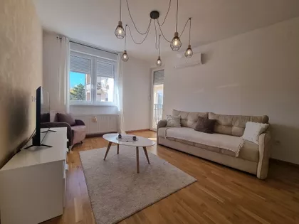 Ugao Kumičićeve i Šolohove | 4zida.rs