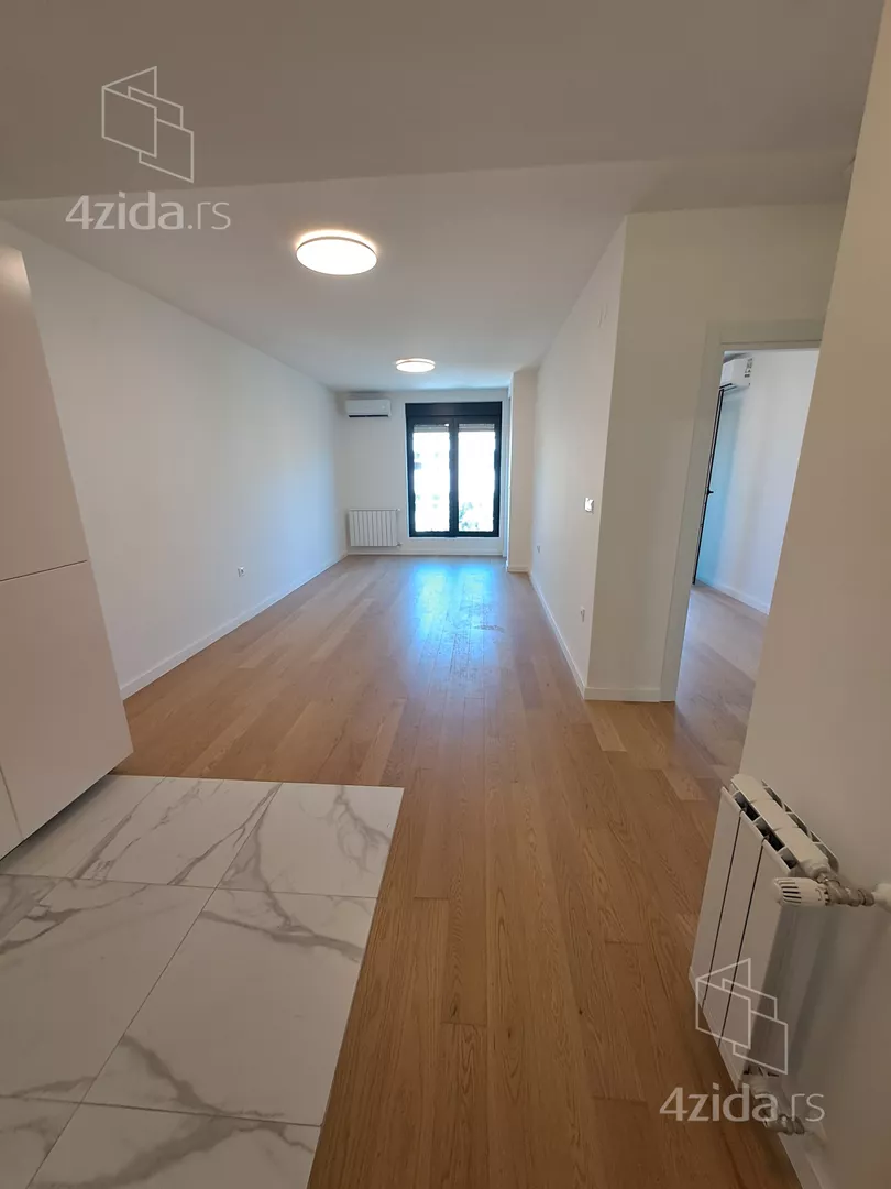 Dvosoban stan za izdavanje, Ustanička 12, 800€, 44m²