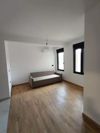 Cara Dušana | 4zida.rs