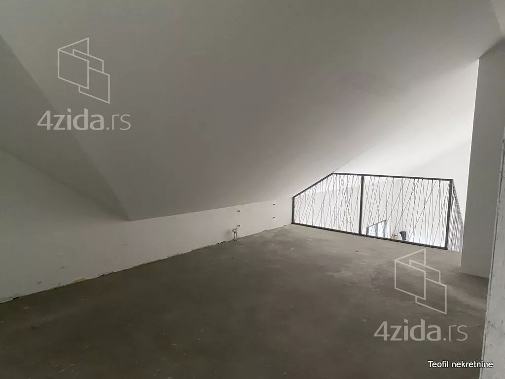 Petosoban stan | 4zida