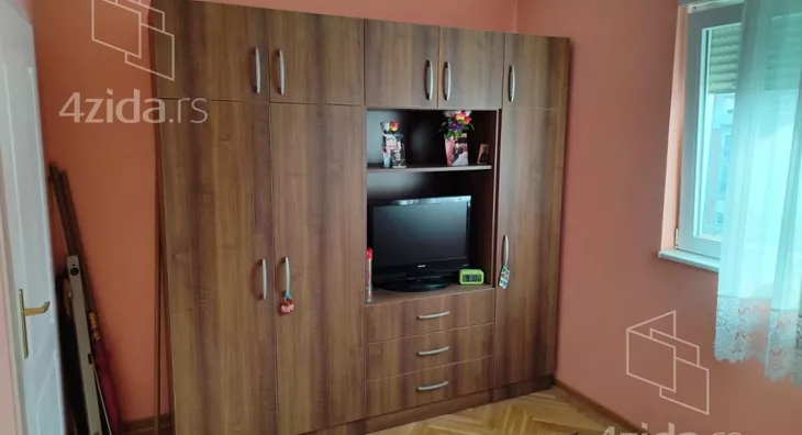 Petosoban stan | 4zida