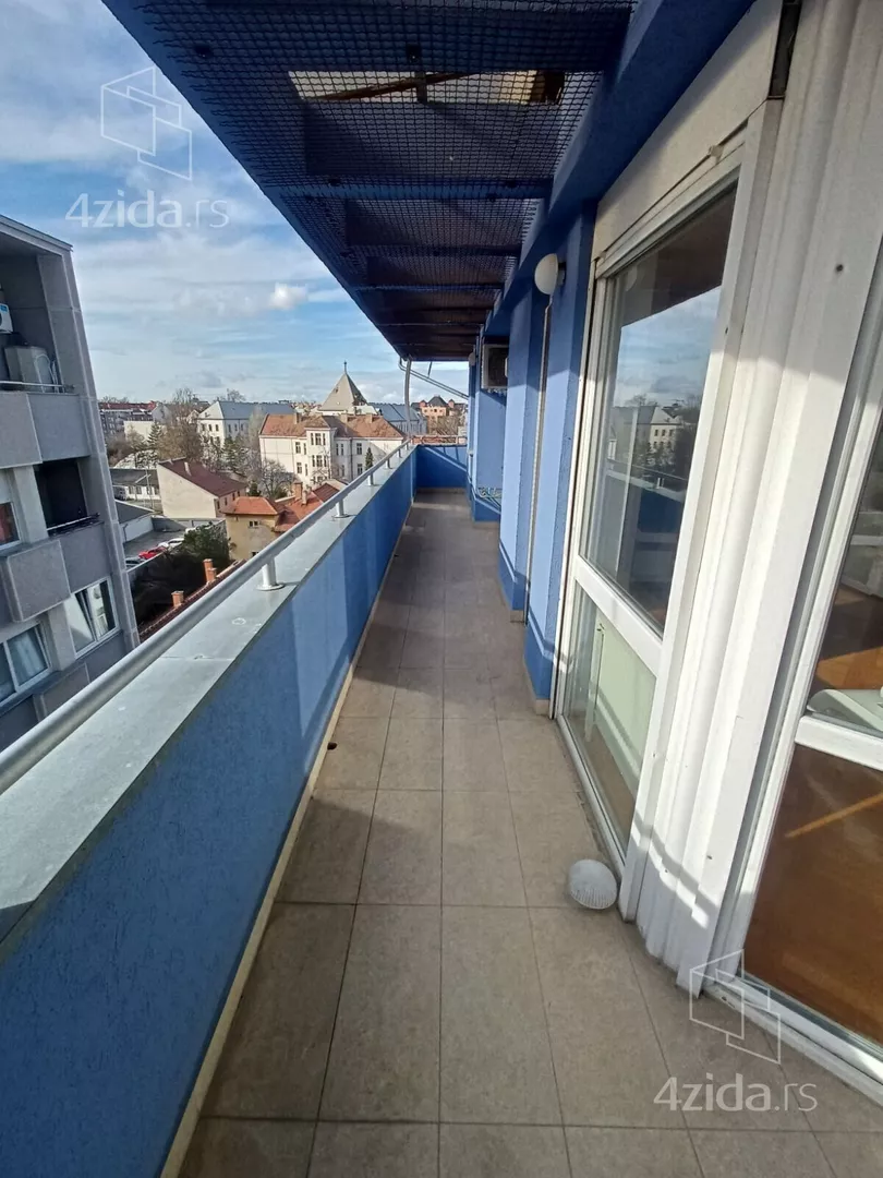 Četvoroiposoban stan | 4zida