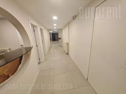 FONTANA | 4zida.rs