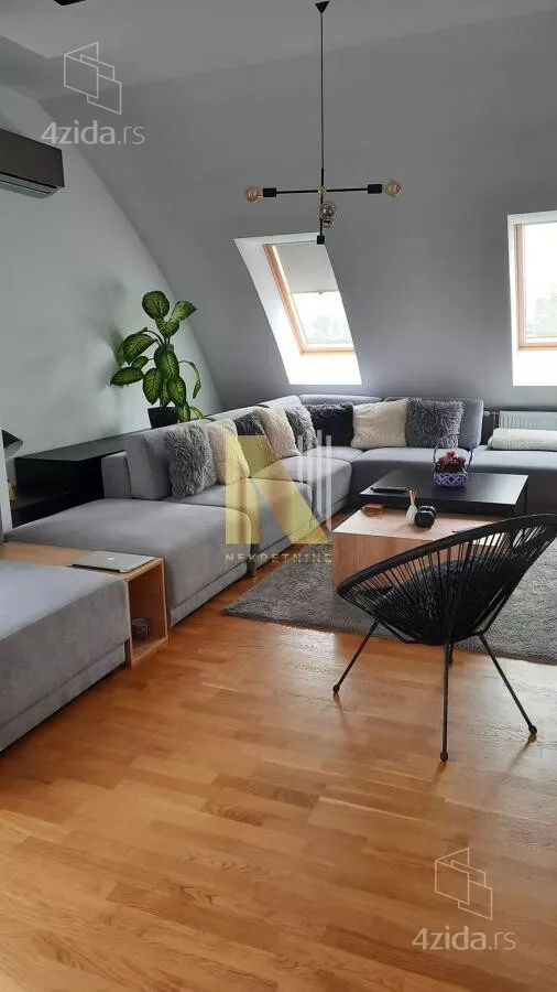 Petosoban stan | 4zida