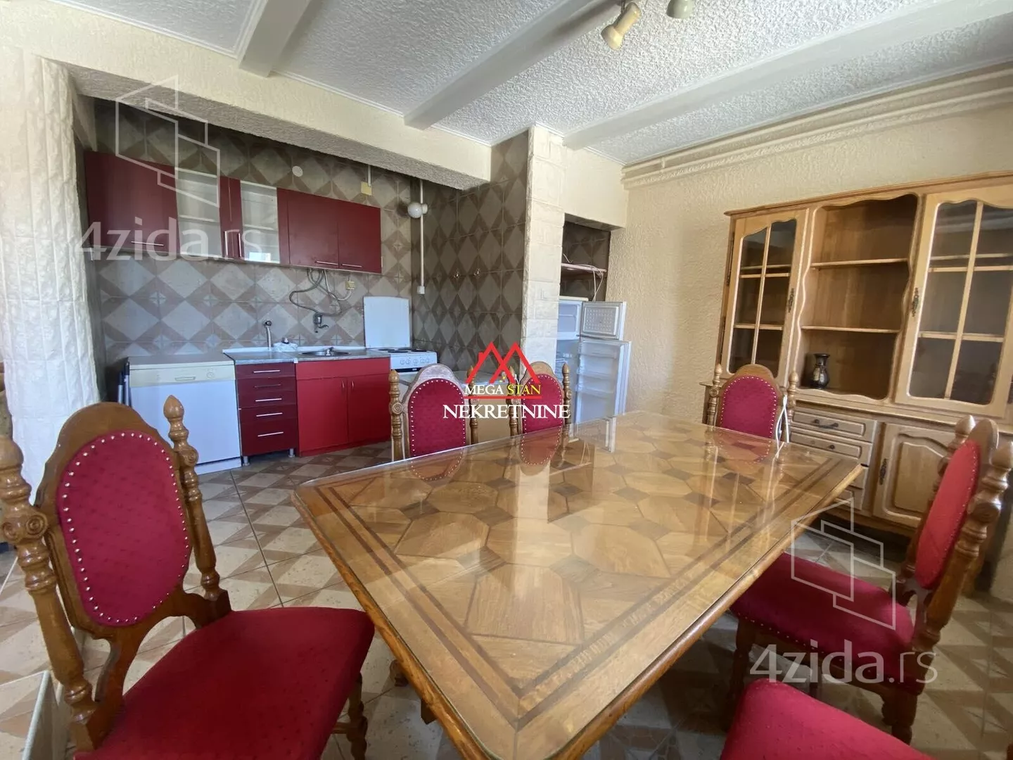 Troiposoban stan | 4zida