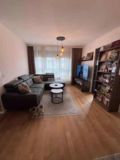 Ustanička | 4zida.rs