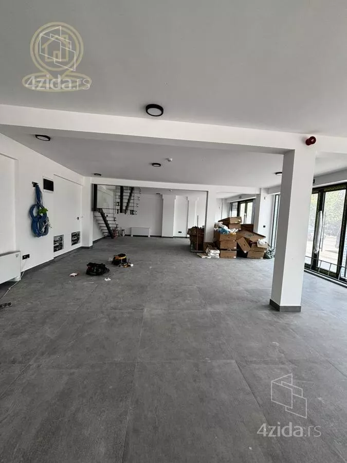 Poslovni prostor | 4zida