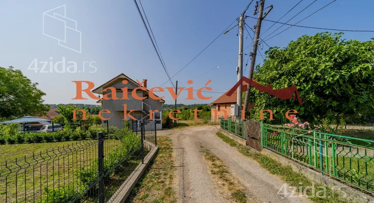 Plac | 4zida