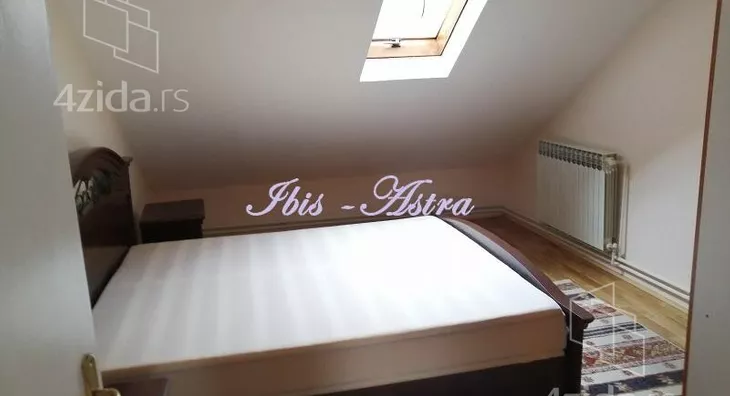 Četvoroiposoban stan | 4zida