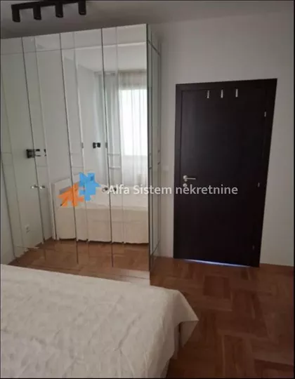 Crveni Krst Vračar | 4zida.rs