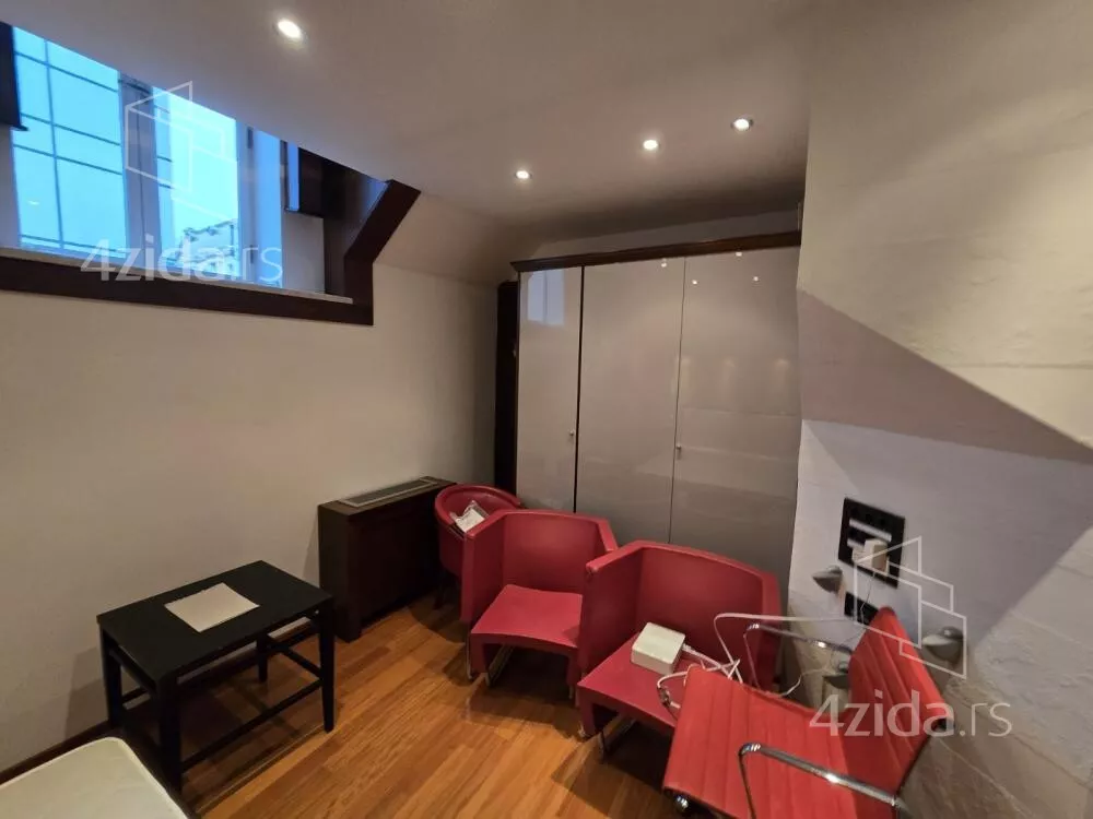 Šestosoban stan | 4zida