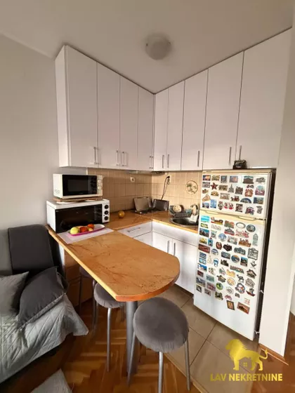 HADŽI RUVIMOVA | 4zida.rs