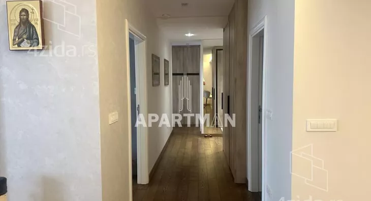 Četvoroiposoban stan | 4zida