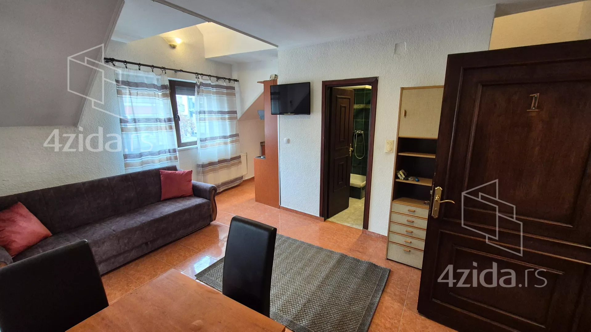 Jednoiposoban stan | 4zida