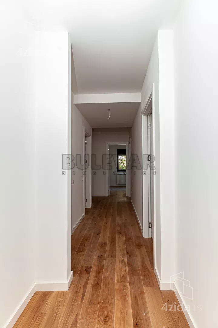 Troiposoban stan | 4zida