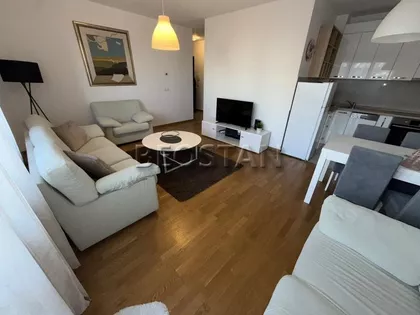 Crveni Krst Vračar | 4zida.rs