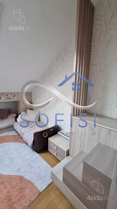 Petosoban stan | 4zida