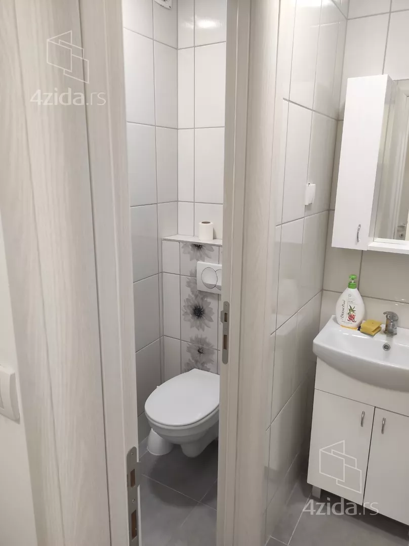 Lokal | 4zida