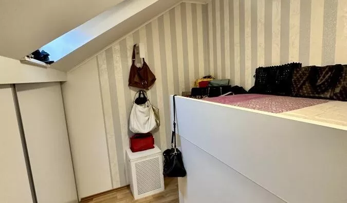 Četvoroiposoban stan | 4zida