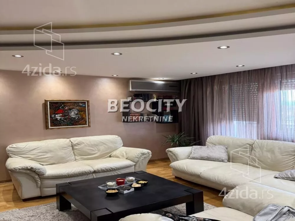 Četvoroiposoban stan | 4zida