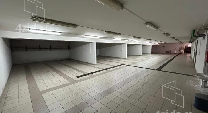 Šestoiposoban stan | 4zida
