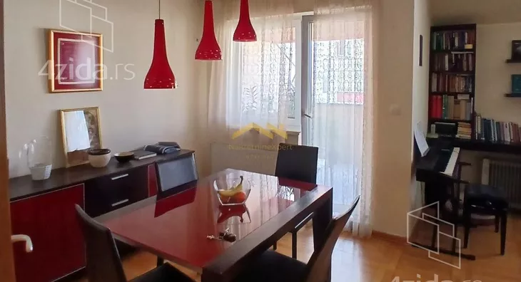 Četvoroiposoban stan | 4zida