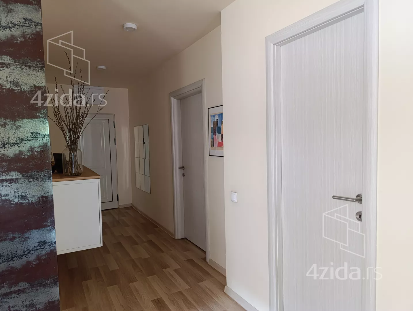 Poslovna zgrada | 4zida