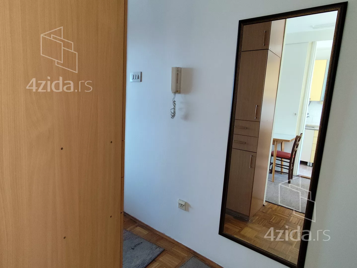Jednoiposoban stan | 4zida