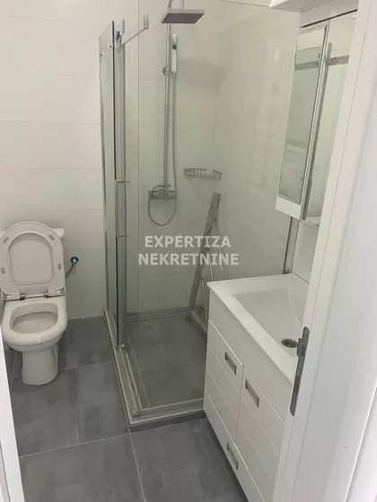 Republička | 4zida.rs