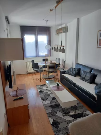 BRAĆE RIBNIKAR | 4zida.rs