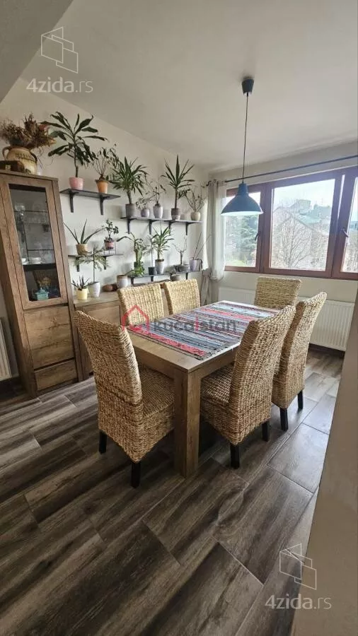 Petosoban stan | 4zida