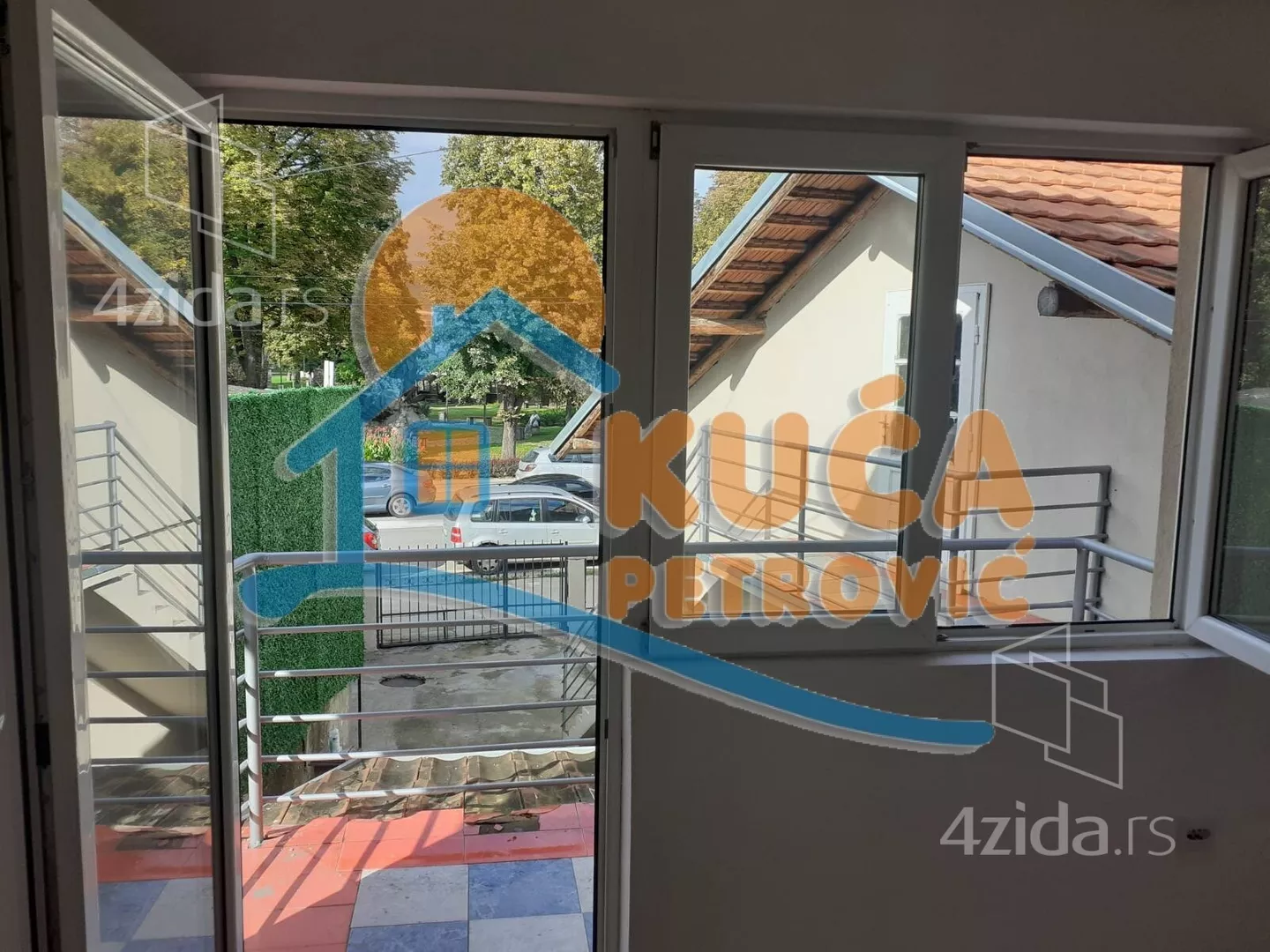 Lokal | 4zida